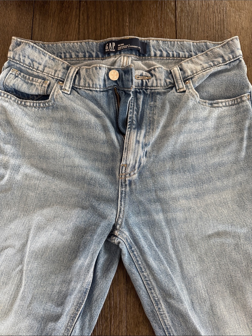 GAP Supersoft Relaxed Straight Crop Jeans - Picture 3 of 4